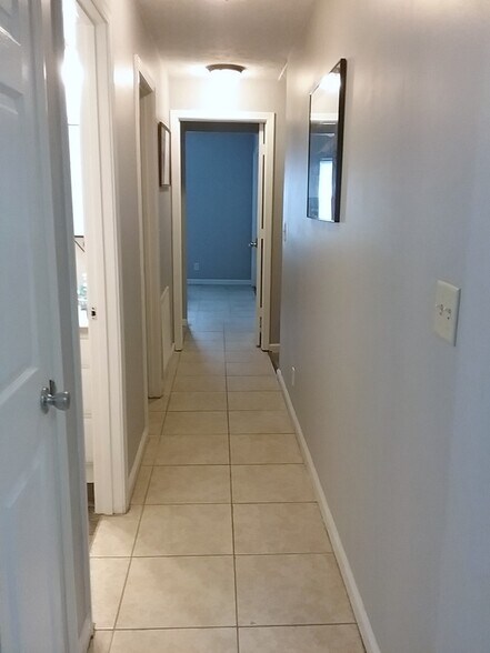 Hall to Laundry and Bedrooms/Bathrooms - 4501 E Chestnut St