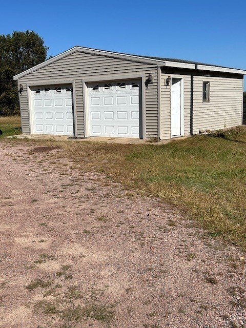 Detached garage - W4091 3rd St