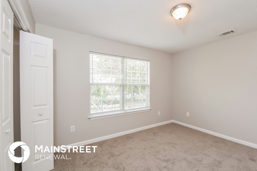 Building Photo - 412 Windstream Dr SW