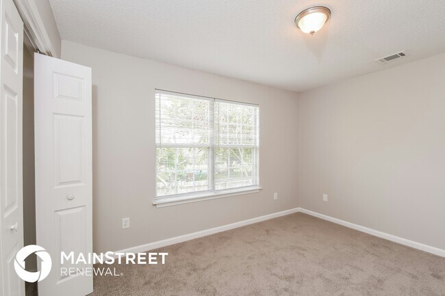 Building Photo - 412 Windstream Dr SW