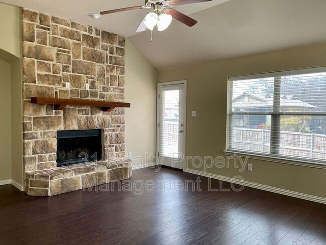 Building Photo - 605 Knollwood Trail Ct