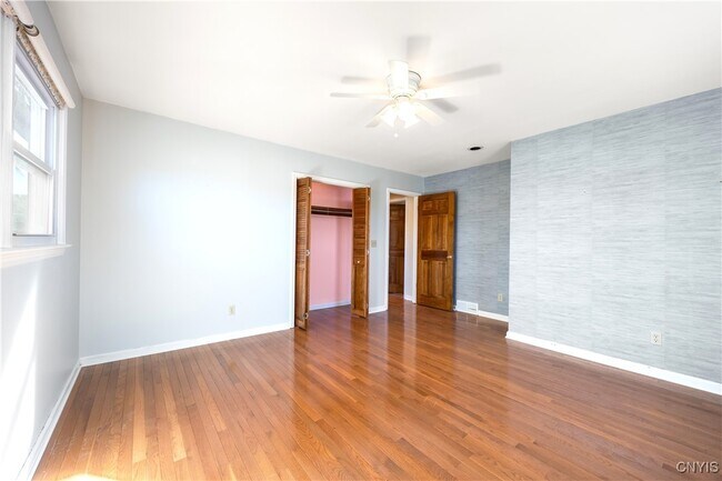 Building Photo - 8178 Old Sunridge Dr