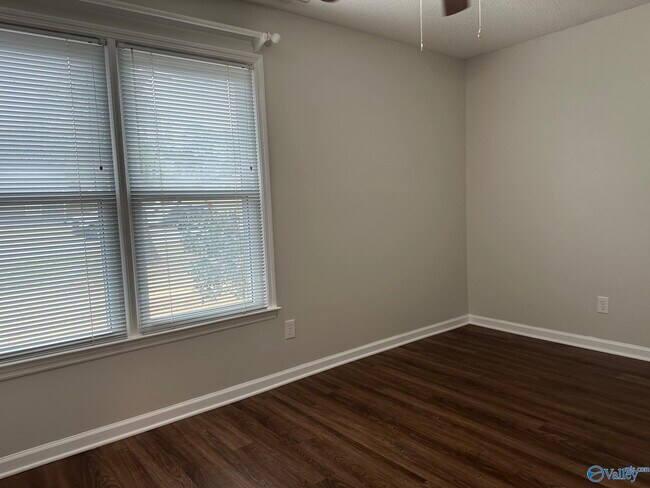 Building Photo - 101 Springfield Ln