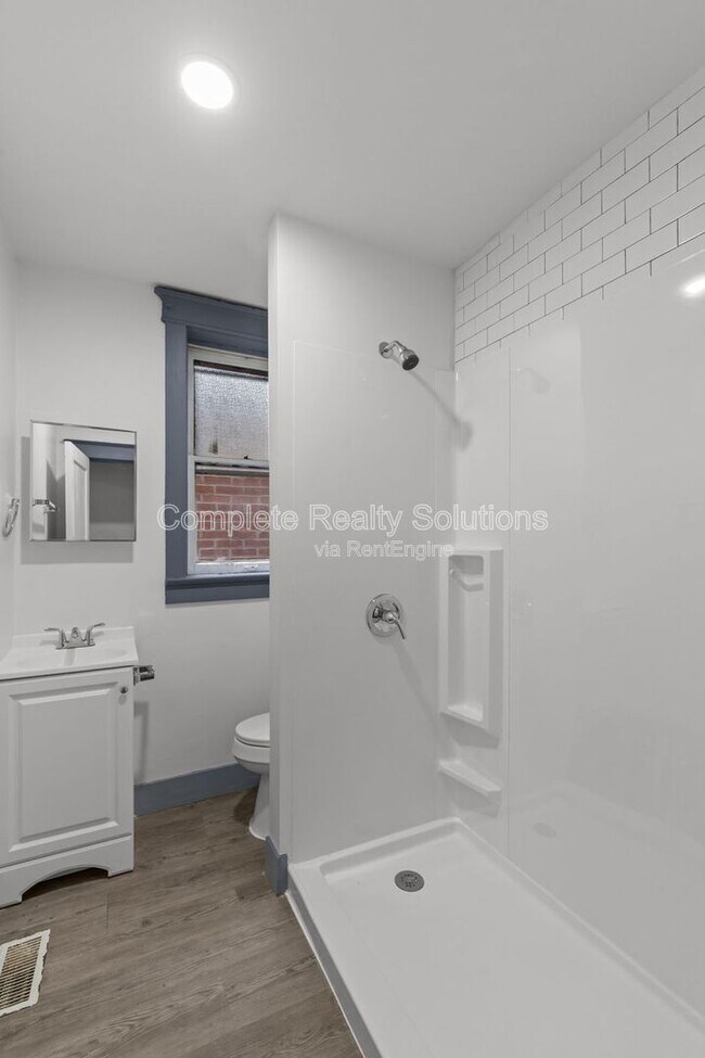 Building Photo - 510-512 Fassen Street