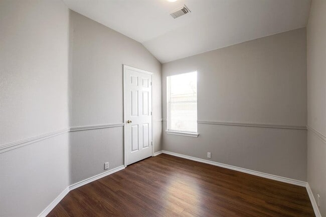 Building Photo - 14904 Antique Finish Dr