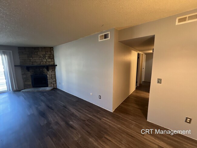 Building Photo - Spacious 2 Bed, 2 Bath Condo – Prime Lowry Location!