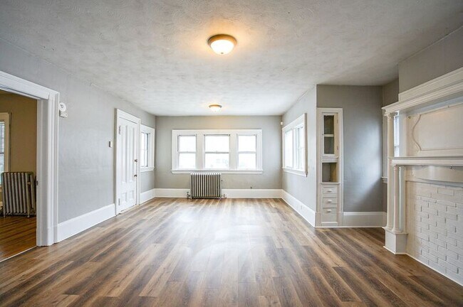 Building Photo - 50 Howes St