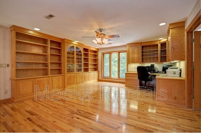 Building Photo - 30 Bridlewood Rd