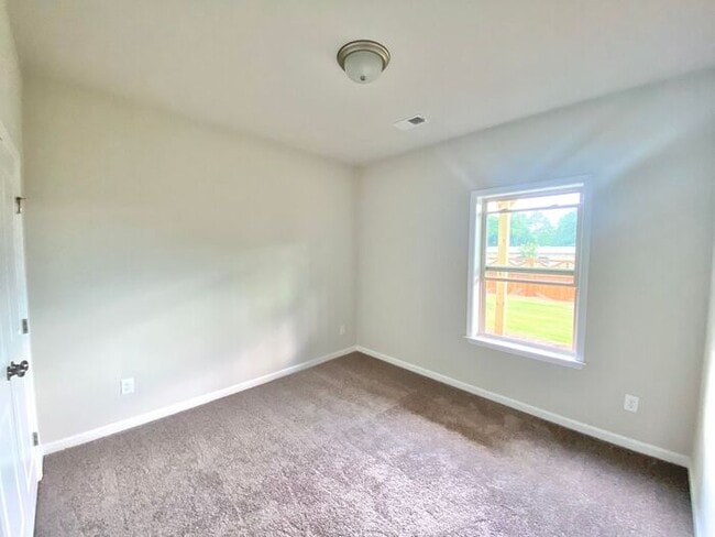 Building Photo - 230 Mahone Dr