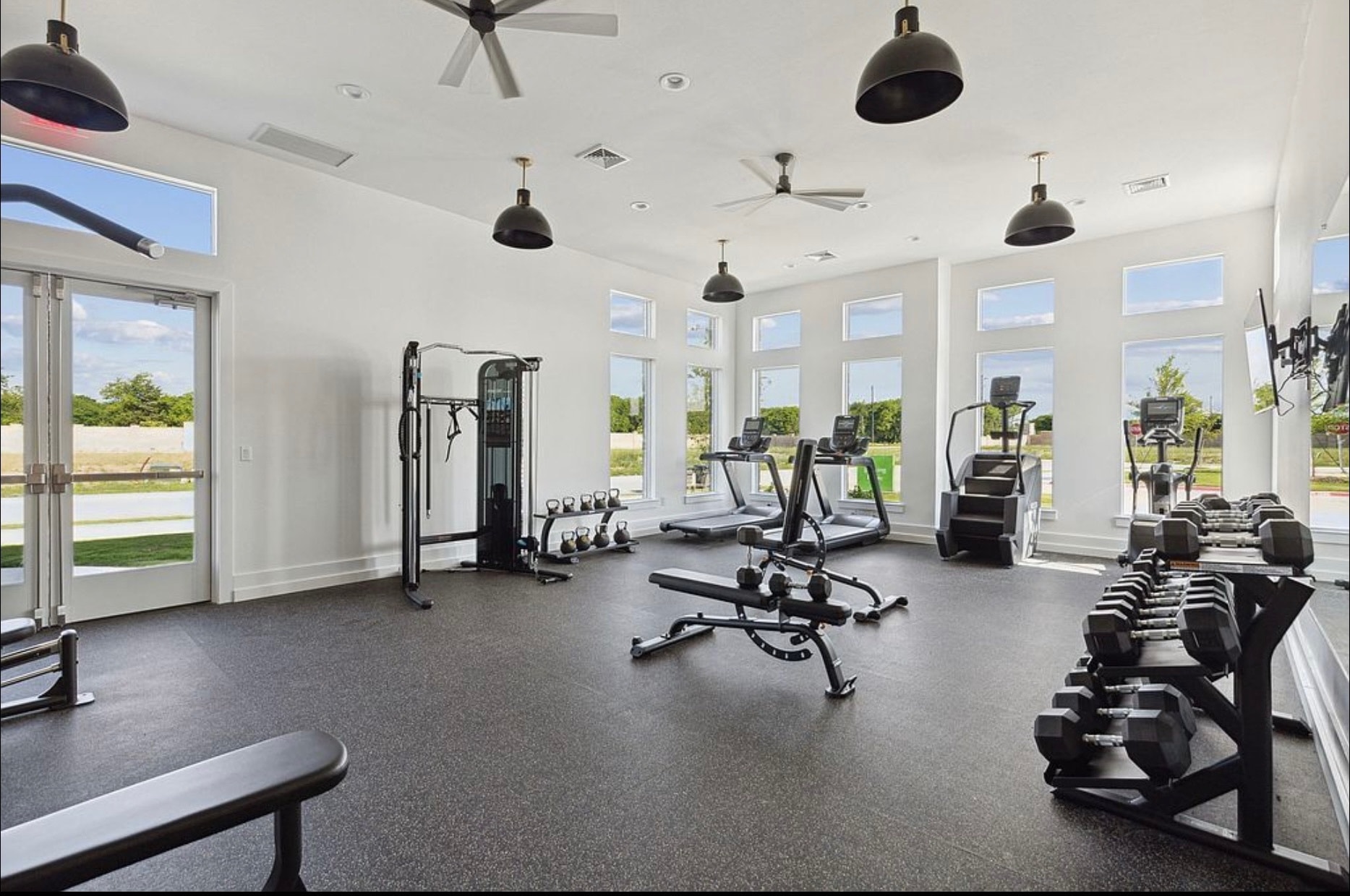 Building Photo - 1012 Rosemary Hill Dr