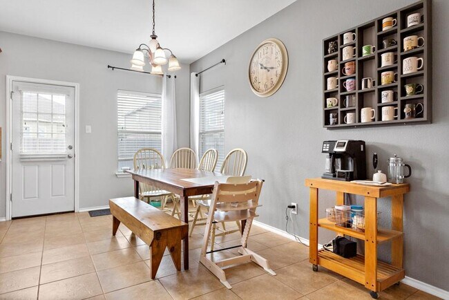 Building Photo - 2009 Blewett Dr