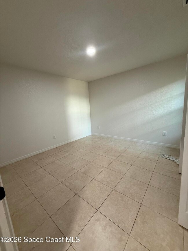 Building Photo - 1465 Malibu Cir NE