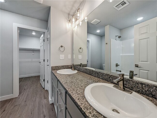 Building Photo - 6405 NW Kathleen St