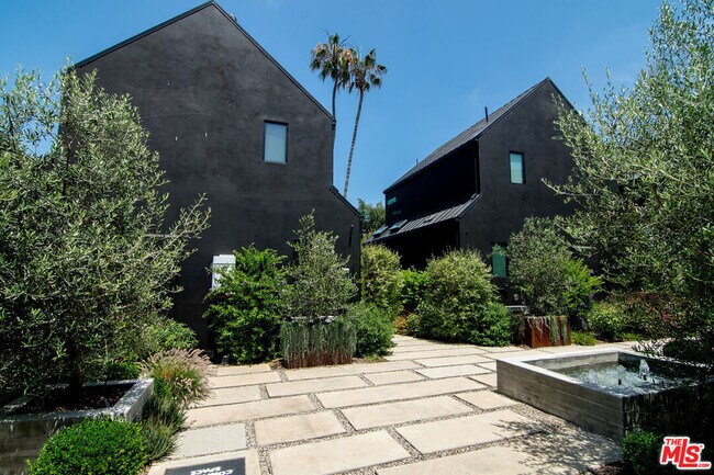 Building Photo - 1813 Penmar Ave
