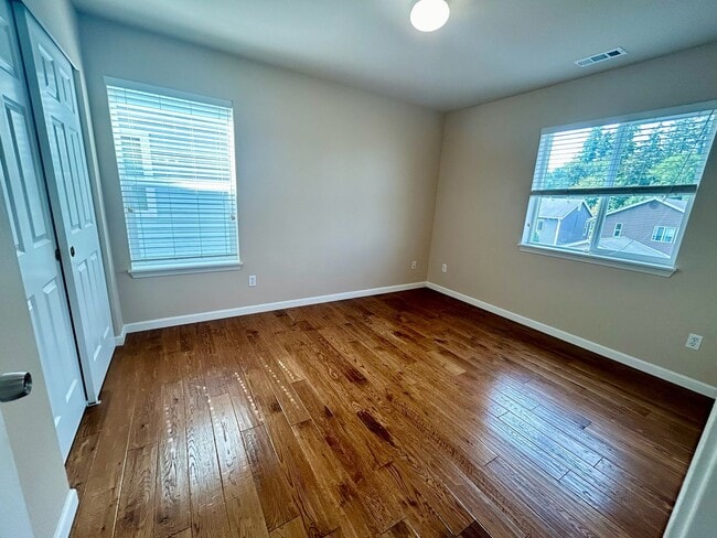 Building Photo - Redmond Ridge Home