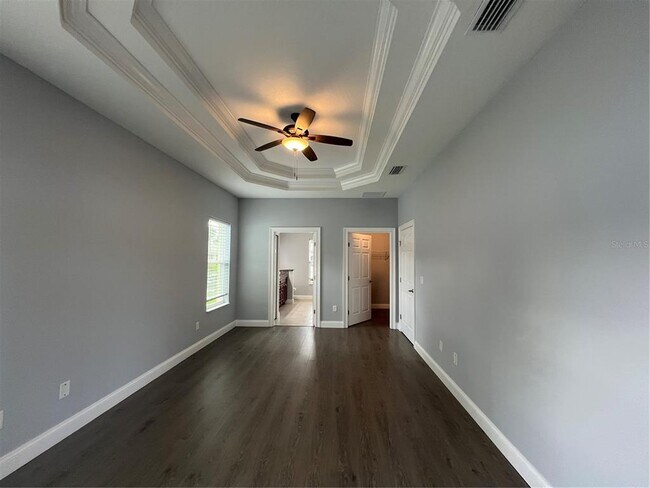 Building Photo - 13 Winchester Pl