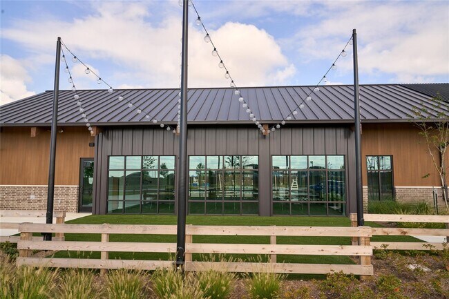 Building Photo - 21423 Gateshead Run Dr