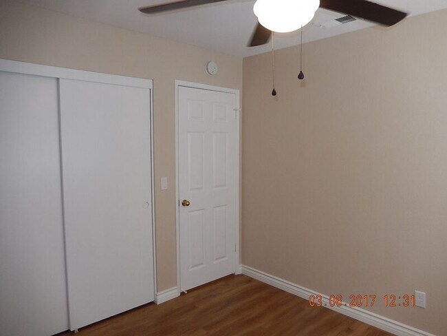 Building Photo - 28720 N Port Ln