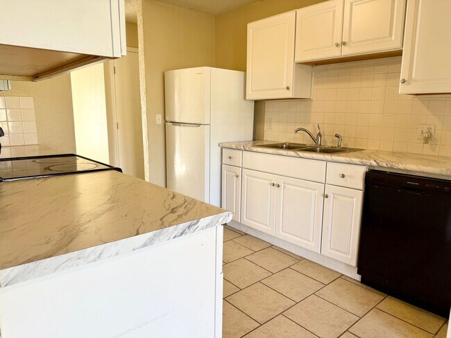 Building Photo - Cute home on cul-de-sac