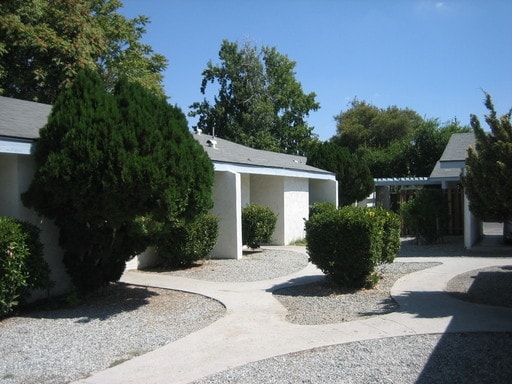 Primary Photo - Mayflower Apartments