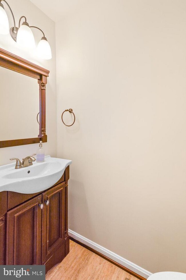 Main Floor Bathroom - 20 Boileau Ct