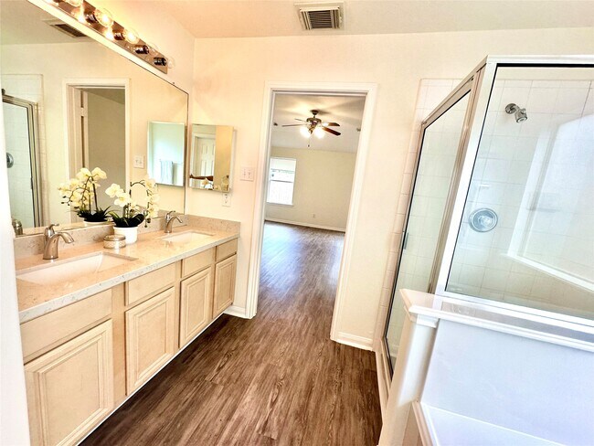Building Photo - 25311 Clover Ranch Dr
