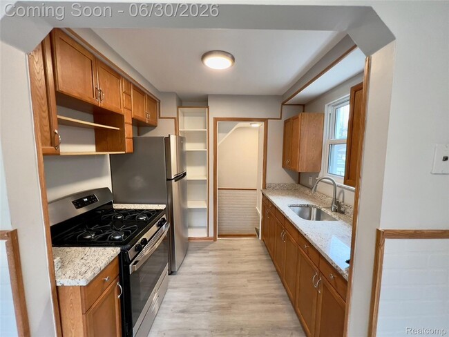 Building Photo - 318 Devillen Ave