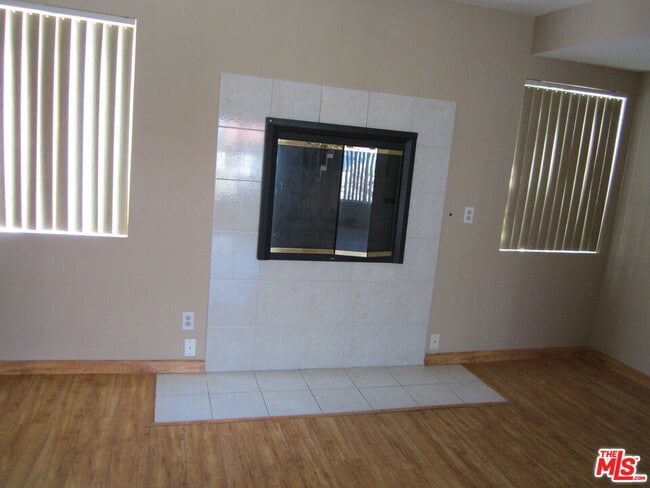 Building Photo - 5275 Colodny Dr