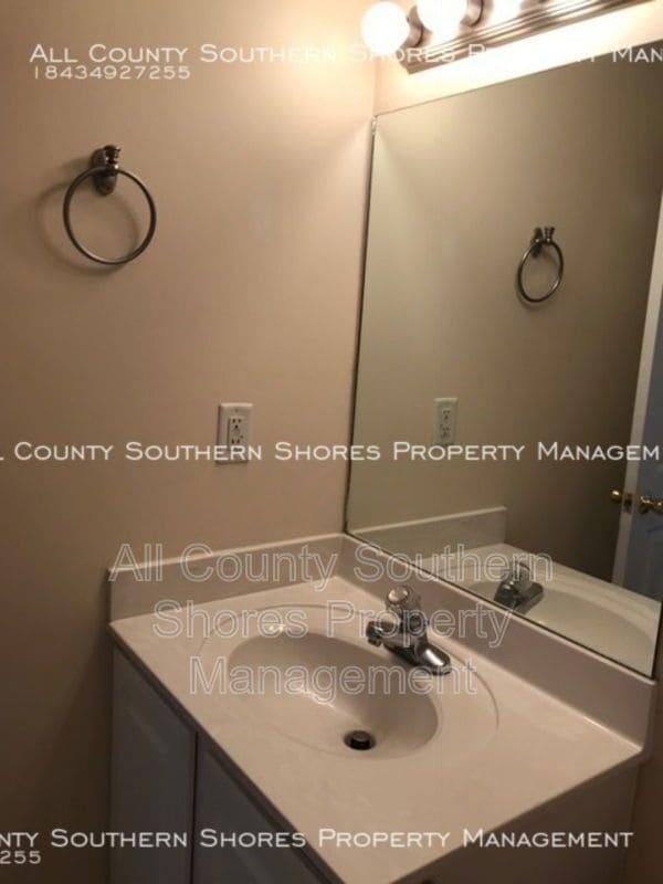 Building Photo - 5103 Capulet Cir