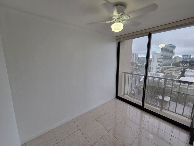 Building Photo - Wilder At Piikoi Spacious 1 Bedroom, 1 Bath & 1 Parking Stall.