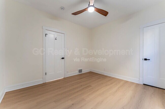 Building Photo - 5737 N Washtenaw Ave