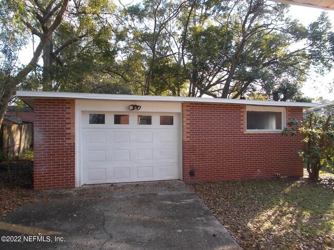 Building Photo - 5738 Cruz Rd