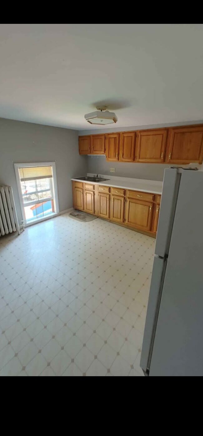 Building Photo - 46 Morton St