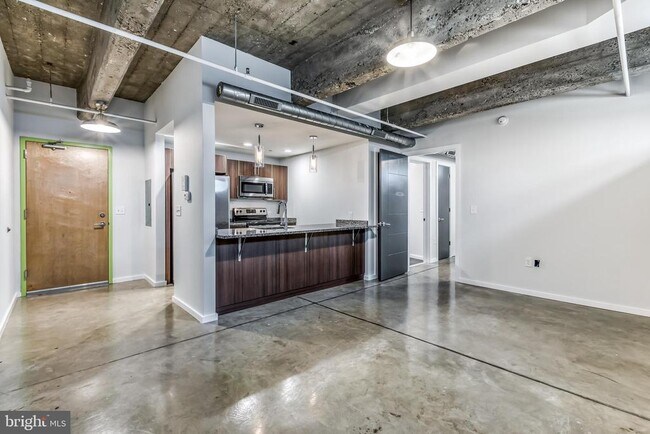 Building Photo - 4800 Brown St