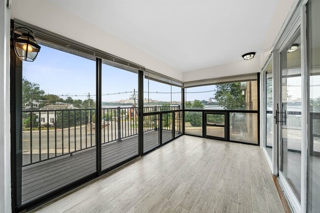 Building Photo - 9 Sterling Pl