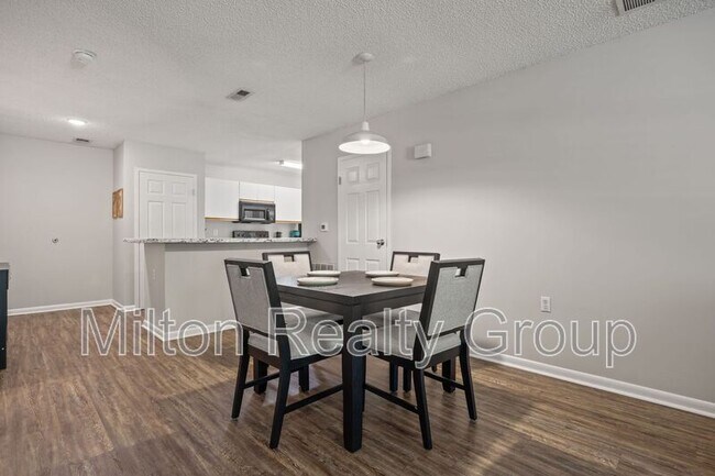 Building Photo - 74 Fantasy Ln