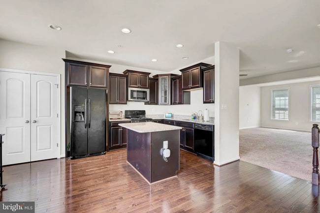 Building Photo - 9707 Smithview Pl