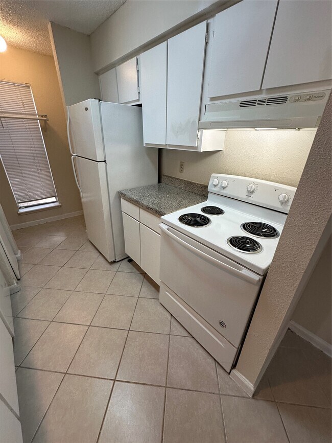 Building Photo - 260 El Dorado Blvd