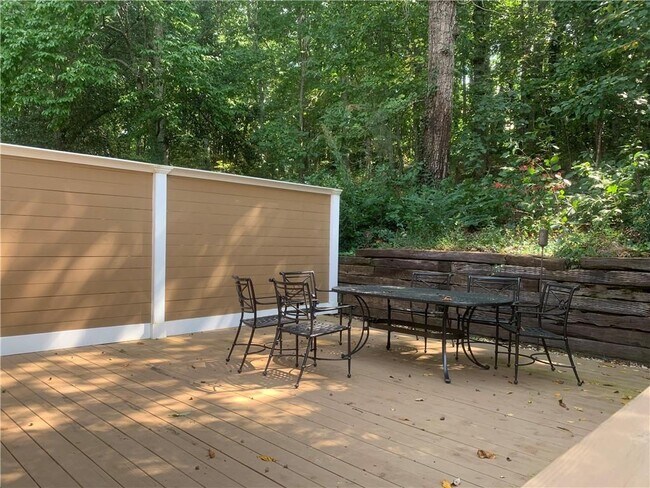 Building Photo - 1652 Grist Mill Dr