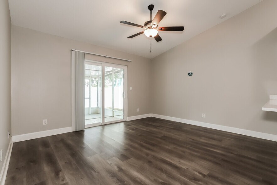 Building Photo - 2117 Intervista Ln