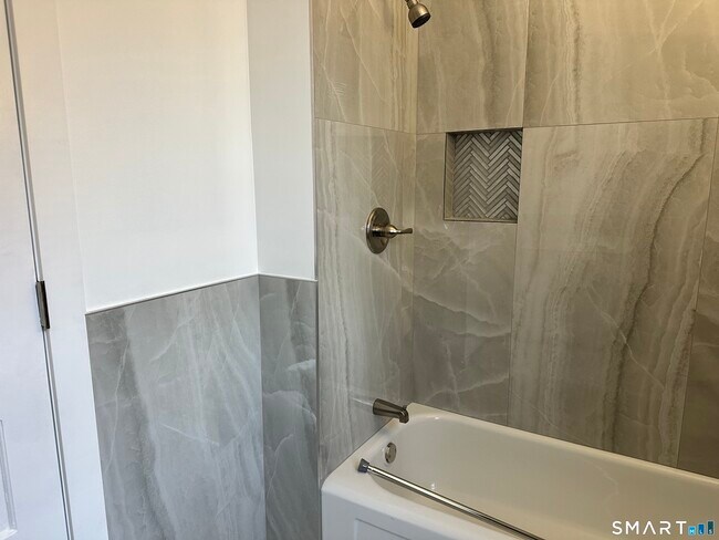 Building Photo - 1537 Chapel St