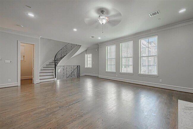 Building Photo - 5226 Kiam St