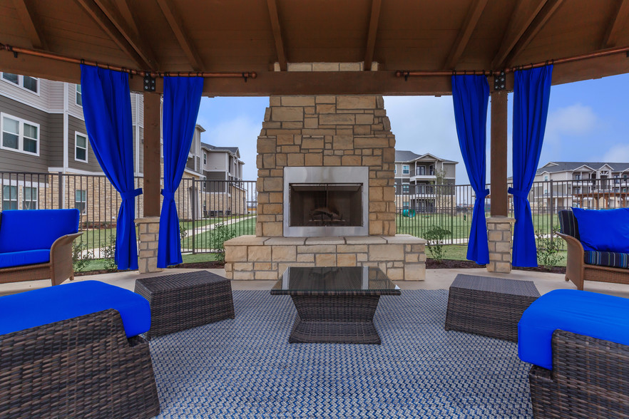 Building Photo - Canyon House