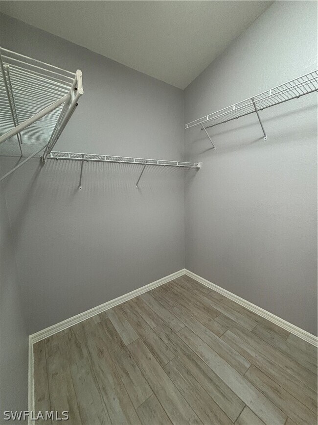 Building Photo - 2210 Grove Dr