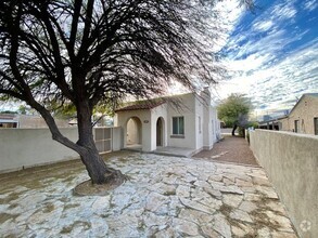 Building Photo - Gorgeous Sam Hughes bungalow