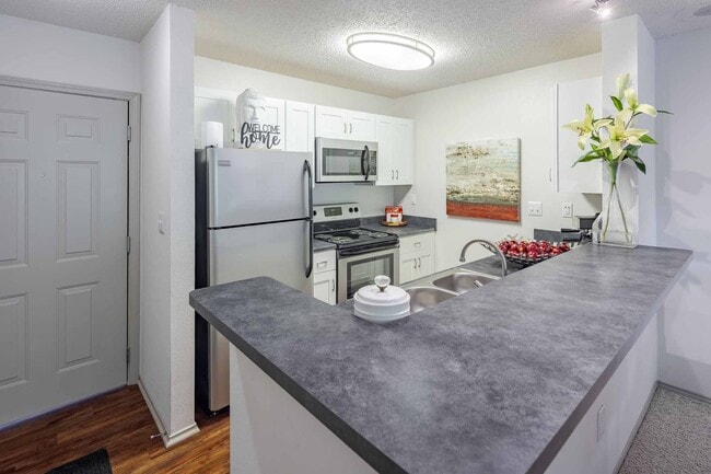 Building Photo - Butternut Ridge