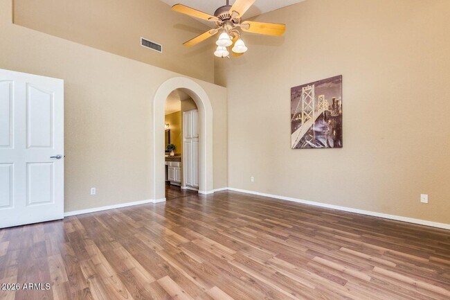 Building Photo - 3822 E Wildwood Dr