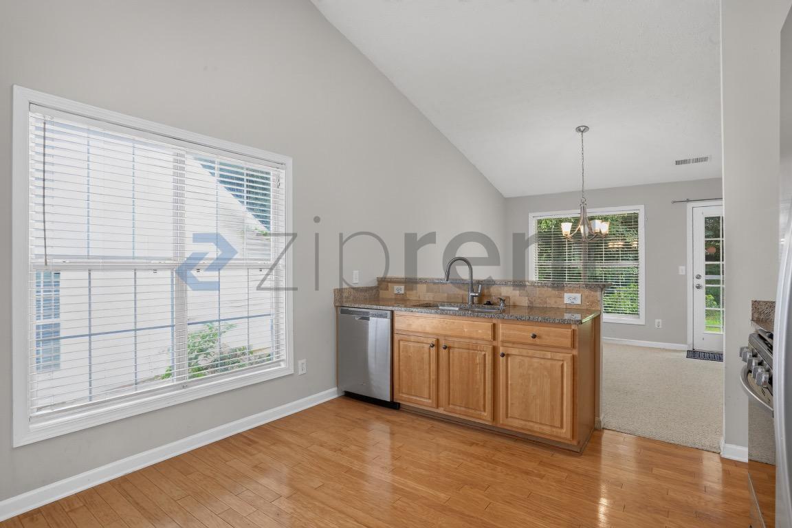 Building Photo - Unit