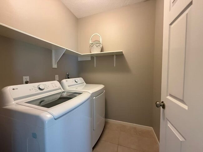 Building Photo - 3119 Waters Way Dr