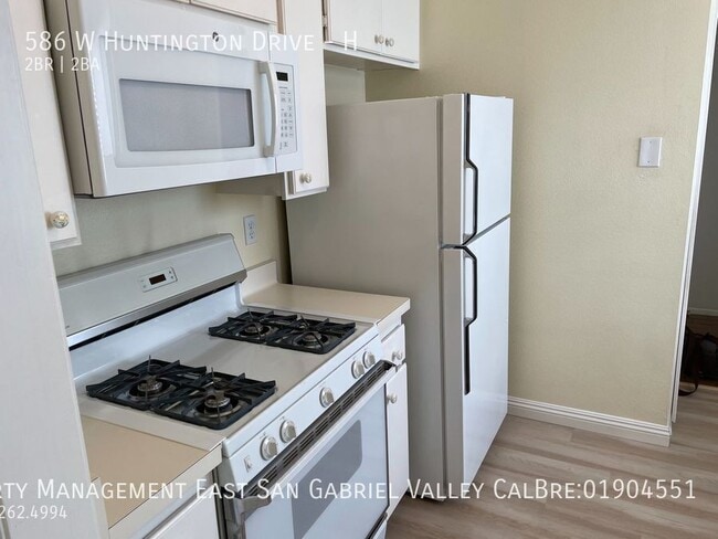 Building Photo - 586 W Huntington Dr